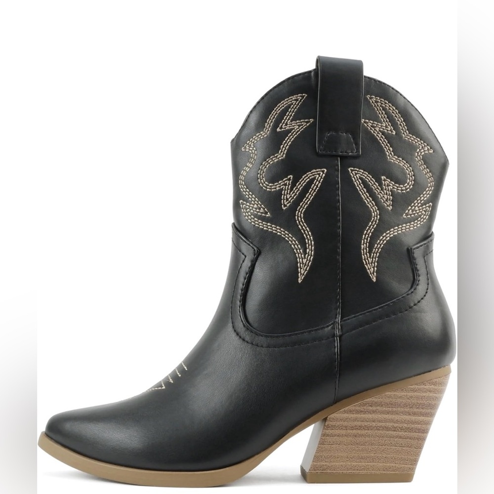 Soda Black Western Heeled Boots